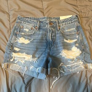 American Eagle Tomgirl/Mom jean short